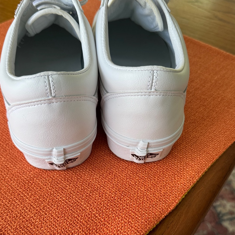 Vans Women’s Size 10 White Leather Velcro Sneakers Skate Classic - Picture 4 of 9